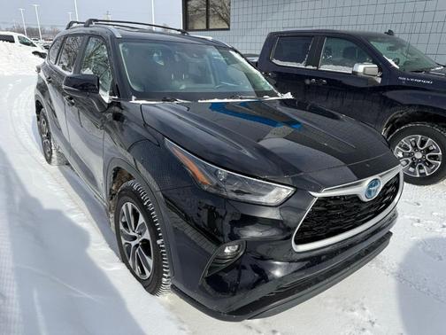 2023 Toyota Highlander Hybrid XLE