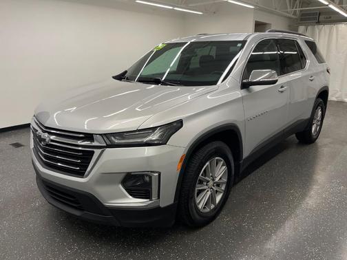 2022 Chevrolet Traverse LT Cloth