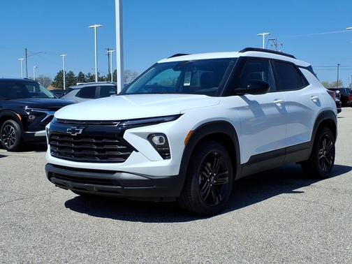 Summit White 2026 Chevrolet Trailblazer LT