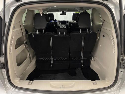 2024 Chrysler Pacifica Touring-L