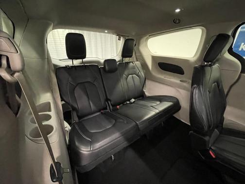 2024 Chrysler Pacifica Touring-L