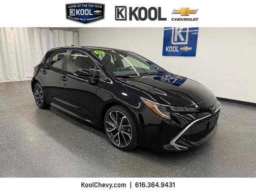 Midnight Black Metallic 2022 Toyota Corolla Hatchback XSE
