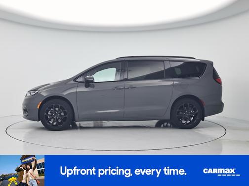 Gray 2023 Chrysler Pacifica Touring L