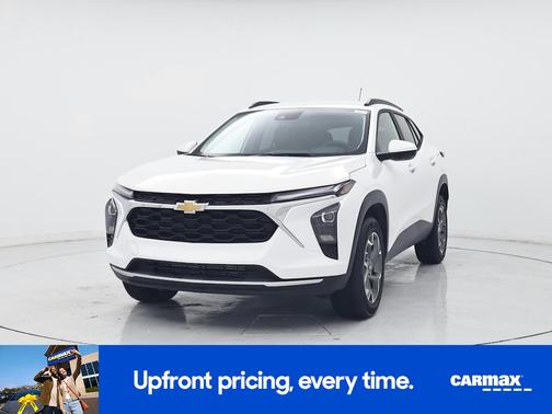 White 2025 Chevrolet Trax LT