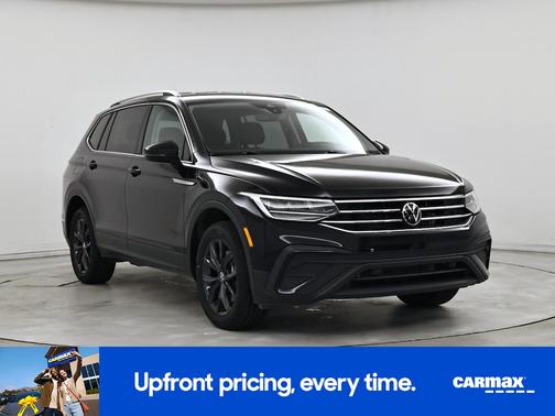 Black 2024 Volkswagen Tiguan SE