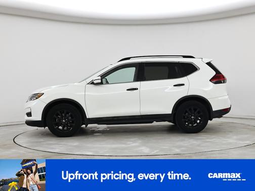 White 2017 Nissan Rogue SV