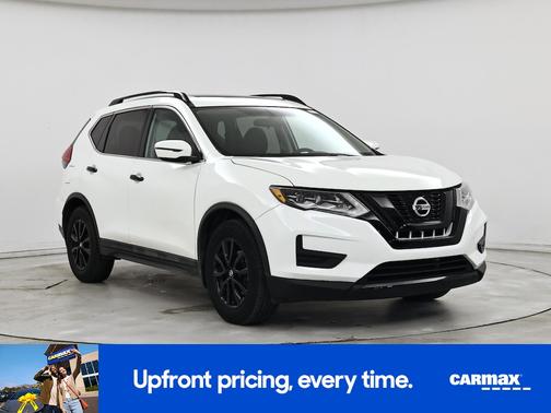 White 2017 Nissan Rogue SV
