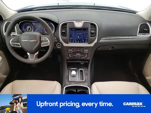 2023 Chrysler 300 Touring L