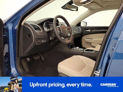 2023 Chrysler 300 Touring L