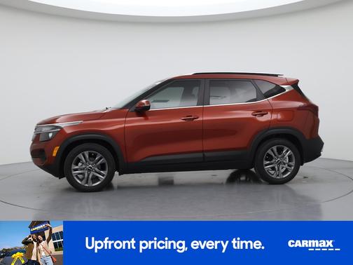 Red 2023 Kia Seltos S