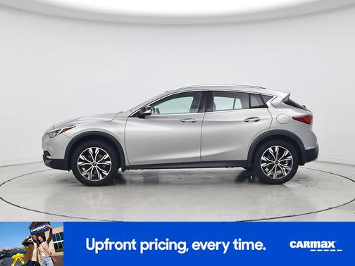 2017 INFINITI QX30 Premium