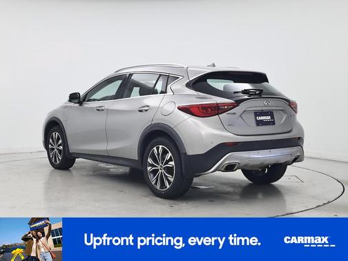 2017 INFINITI QX30 Premium