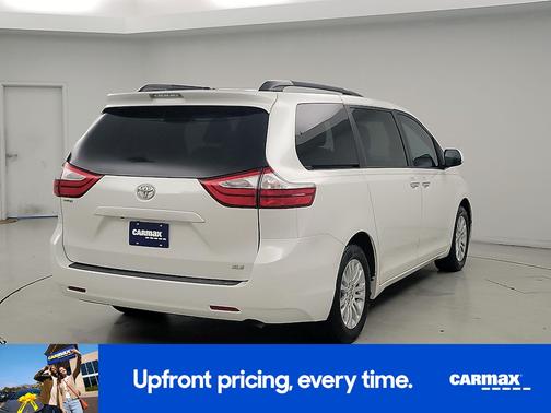 2017 Toyota Sienna XLE