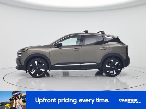 Gold 2026 Nissan Kicks SR