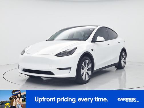 White 2024 Tesla Model Y Long Range