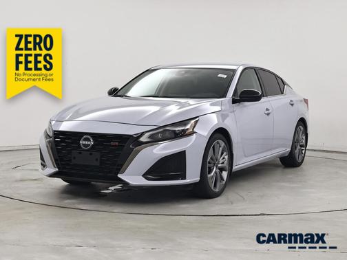 Gray 2023 Nissan Altima SR