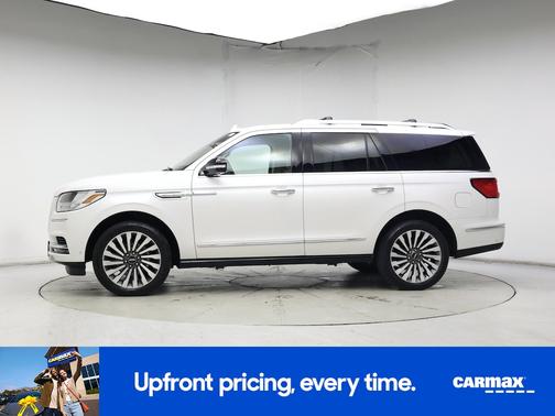 White 2019 Lincoln Navigator Reserve