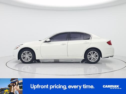 White 2015 INFINITI Q40
