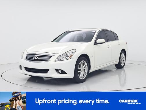 White 2015 INFINITI Q40