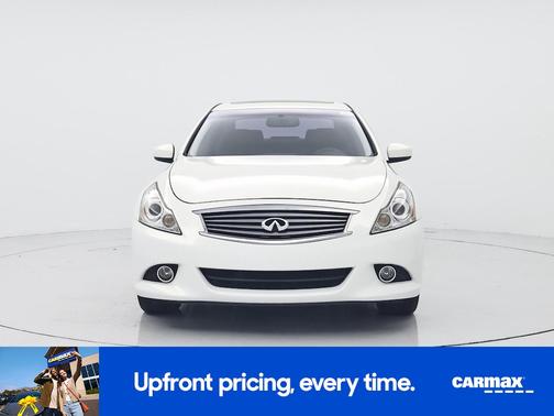 White 2015 INFINITI Q40