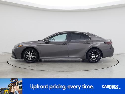 2022 Toyota Camry Hybrid SE