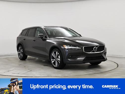 2025 Volvo V60 Cross Country B5 Plus