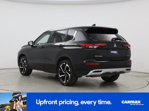 Gray 2024 Mitsubishi Outlander SE