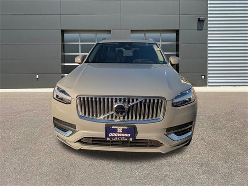 2025 Volvo XC90 B6 Plus 7-Seater