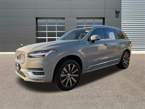 2025 Volvo XC90 B6 Plus 7-Seater