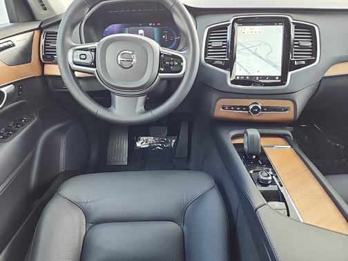 2023 Volvo XC90 Recharge Plug-In Hybrid Plus Bright 7-Seater
