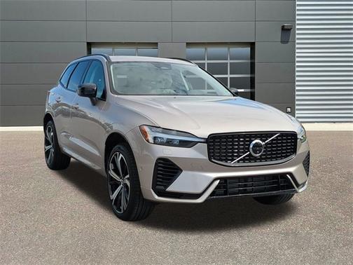 2025 Volvo XC60 Plug-In Hybrid T8 Ultra