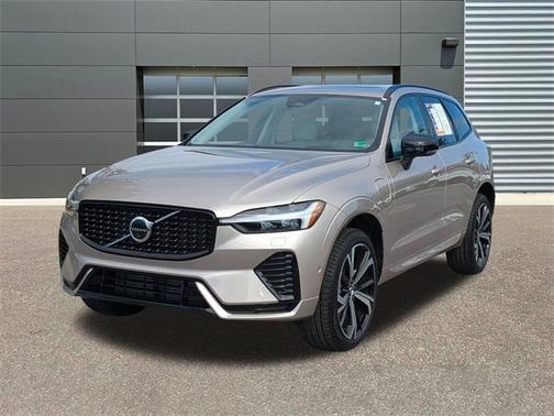 2025 Volvo XC60 Plug-In Hybrid T8 Ultra