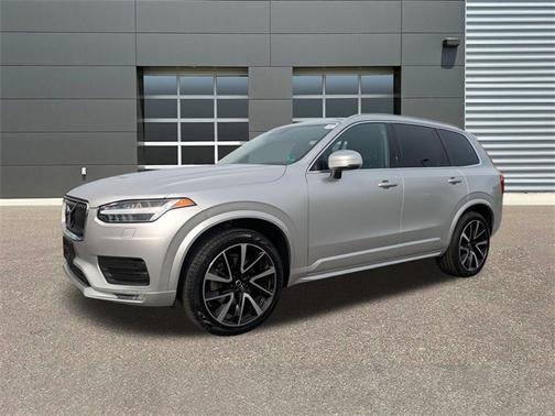 2022 Volvo XC90 T6 AWD Momentum 7 Seater