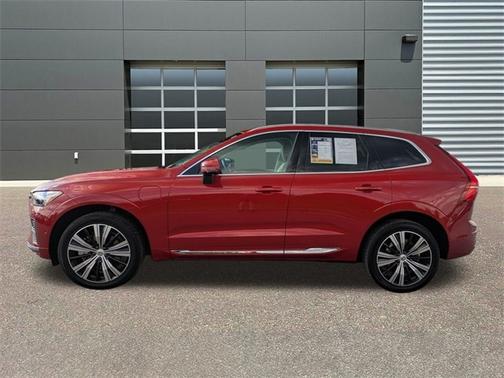 2022 Volvo XC60 Recharge Plug-In Hybrid T8 Inscription Extended Range