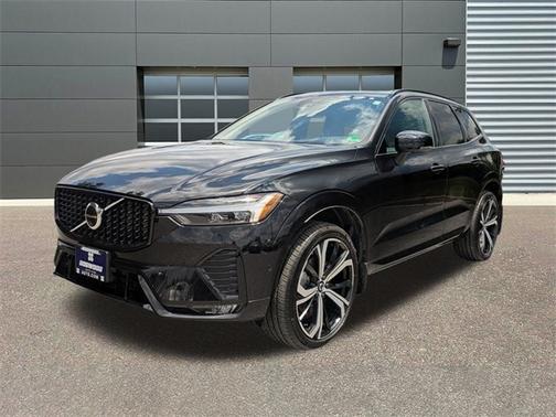 2023 Volvo XC60 B6 AWD Ultimate Dark