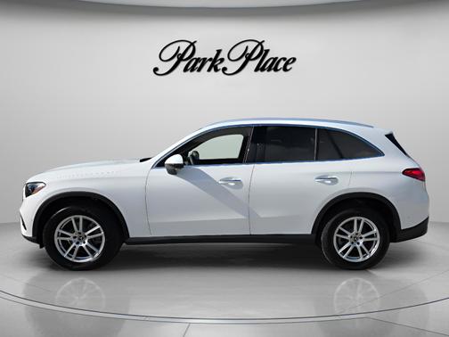 Polar White 2025 Mercedes-Benz GLC 300 Base
