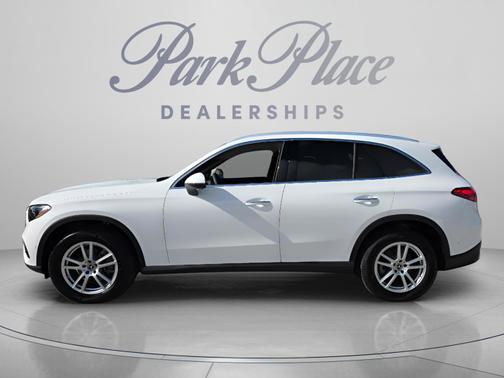 Polar White 2025 Mercedes-Benz GLC 300