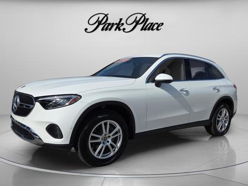 Polar White 2025 Mercedes-Benz GLC 300 Base