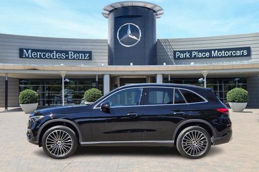 2025 Mercedes-Benz GLC 300 
