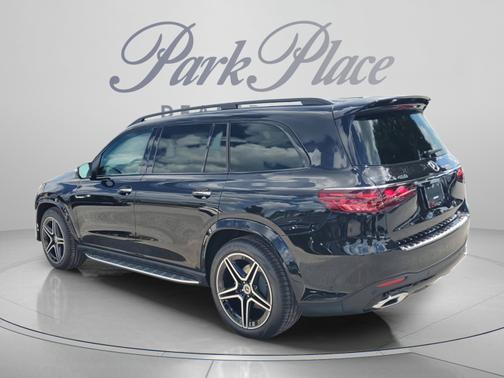 Obsidian Black Metallic 2026 Mercedes-Benz GLS 450