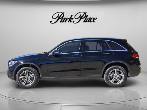 Black 2022 Mercedes-Benz GLC 300