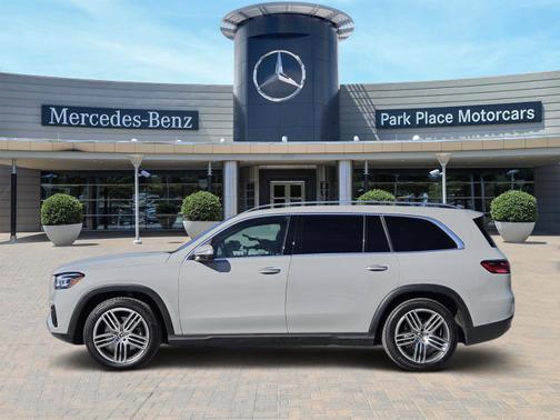 2025 Mercedes-Benz GLS 450 