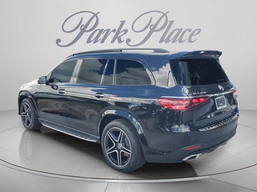 Obsidian Black Metallic 2026 Mercedes-Benz GLS 450