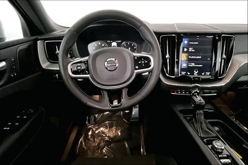 Bursting Blue Metallic 2019 Volvo XC60 T6 R-Design