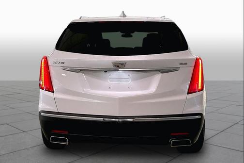 Crystal White Tricoat 2017 Cadillac XT5 Luxury