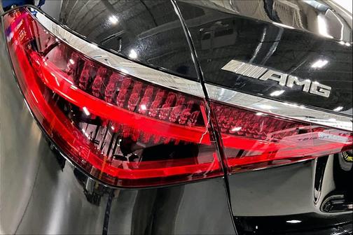Obsidian Black Metallic 2025 Mercedes-Benz AMG S 63 E 4MATIC