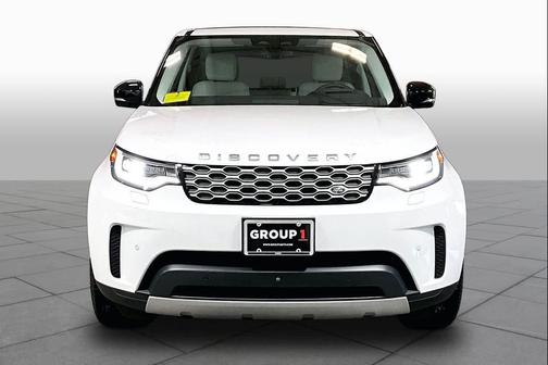 Fuji White 2024 Land Rover Discovery P300 S
