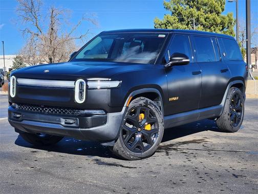 2025 Rivian R1S 