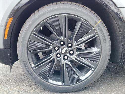 2025 Cadillac LYRIQ Sport