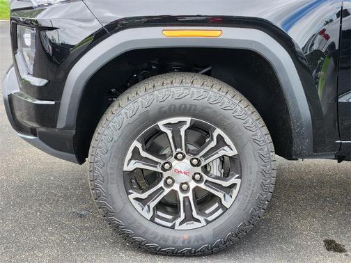 2025 GMC Canyon AT4